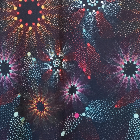 🔥BOGO🔥 NWT Lularoe Cassie Pencil Skirt - Picture 2 of 3